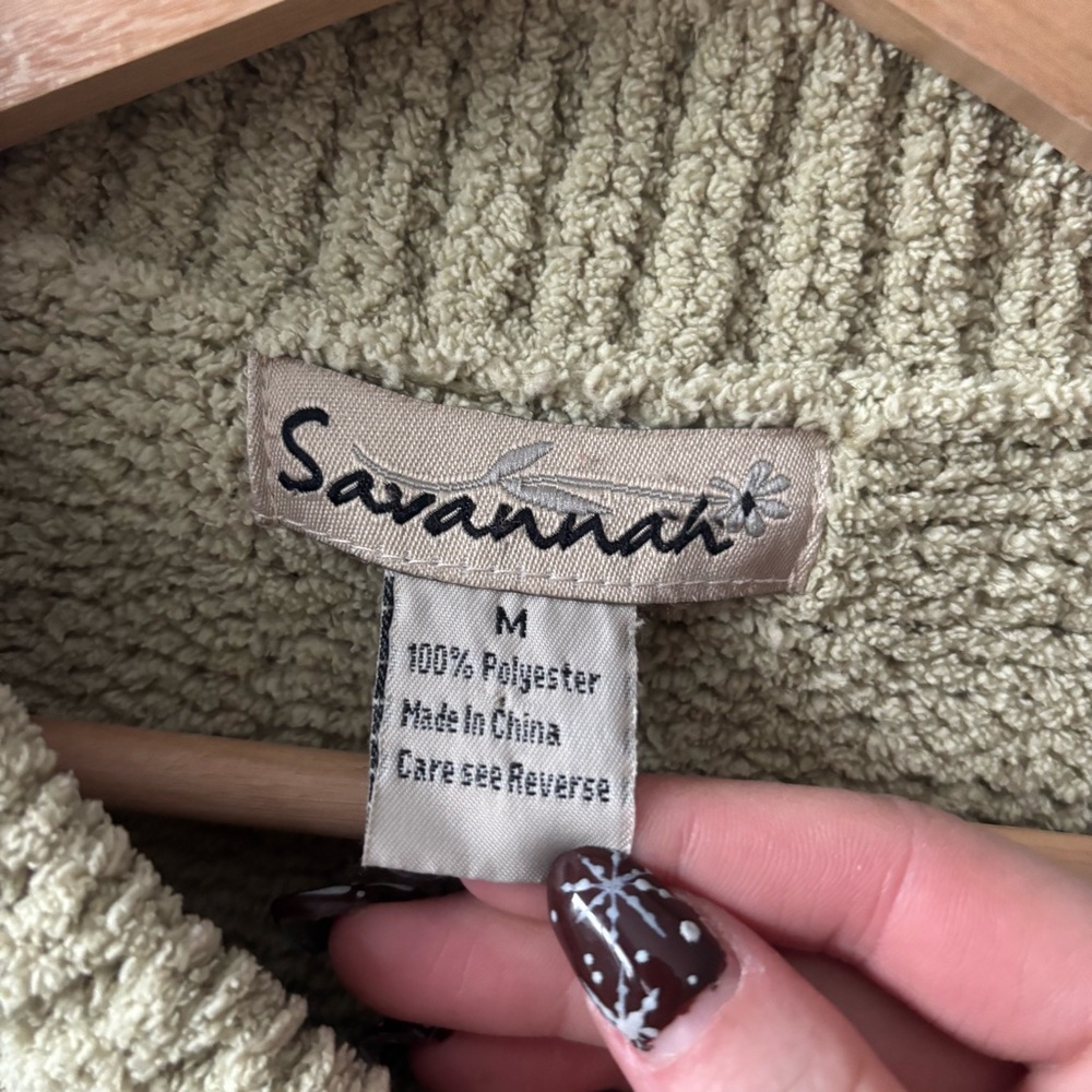 Savannah Grandmacore Cozy Knit Sweater with Embroidered Patch - Picture 4 of 8